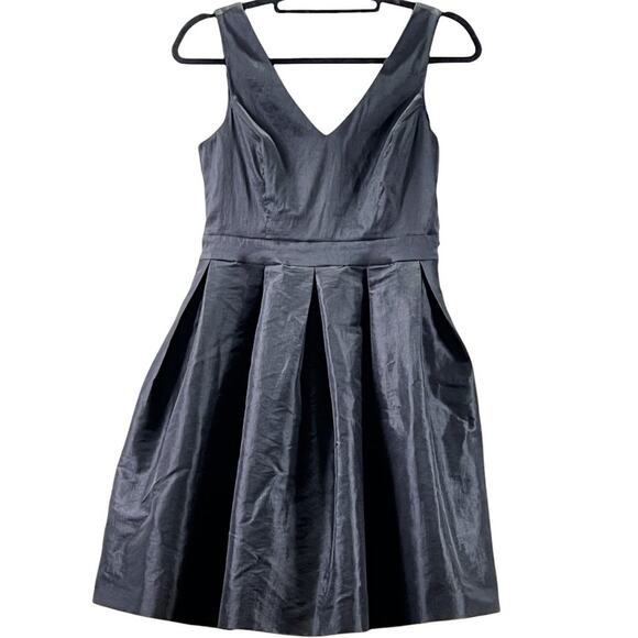 Jessica Simpson Sleeveless V-Neck Black Taffeta Cocktail Dress with Bow Size 6 - Picture 1 of 16